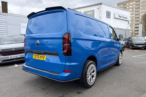 CX75HYV Volkswagen Transporter 2.0 TDI 110 Commerce Pro Van Thumbnail #34