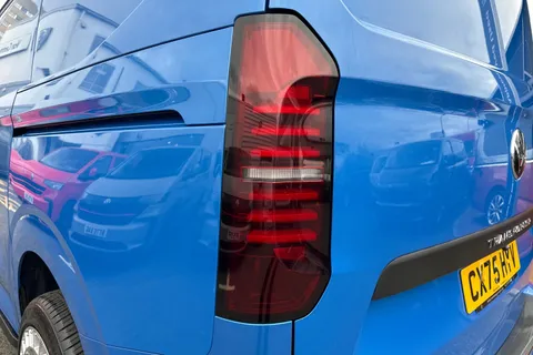 CX75HYV Volkswagen Transporter 2.0 TDI 110 Commerce Pro Van Thumbnail #37