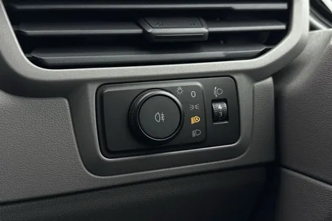 MF26ERZ Volkswagen Transporter SWB 150PS AUTO Thumbnail #32