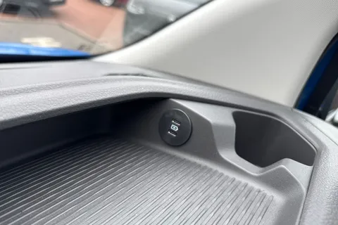 CX75HYV Volkswagen Transporter 2.0 TDI 110 Commerce Pro Van Thumbnail #58