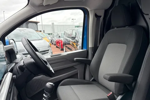 CX75HYV Volkswagen Transporter 2.0 TDI 110 Commerce Pro Van Thumbnail #60