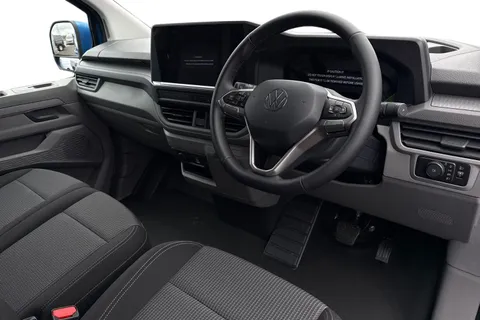 MF26ERU Volkswagen Transporter SWB 150PS AUTO Thumbnail #8