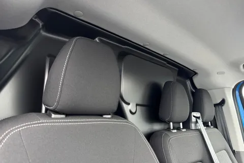 MF26ERU Volkswagen Transporter SWB 150PS AUTO Thumbnail #21