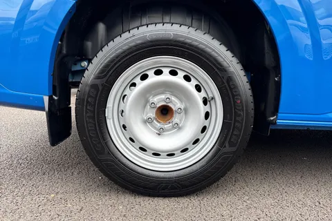 MF26ERU Volkswagen Transporter SWB 150PS AUTO Thumbnail #22