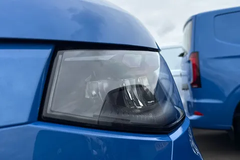 MF26ERU Volkswagen Transporter SWB 150PS AUTO Thumbnail #25