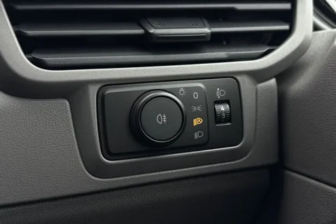 MF26ERU Volkswagen Transporter SWB 150PS AUTO Thumbnail #32