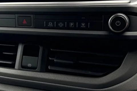 MF26ERU Volkswagen Transporter SWB 150PS AUTO Thumbnail #36