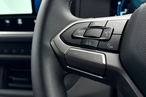 MF26ERU Volkswagen Transporter SWB 150PS AUTO Thumbnail #37