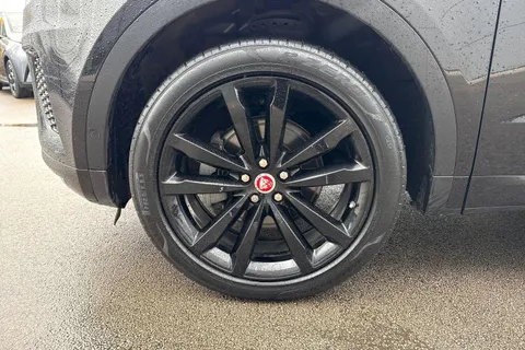 OW19GWM Jaguar E-Pace 2.0 D180 R-Dynamic HSE Auto AWD Euro 6 (s/s) 5dr Thumbnail #8