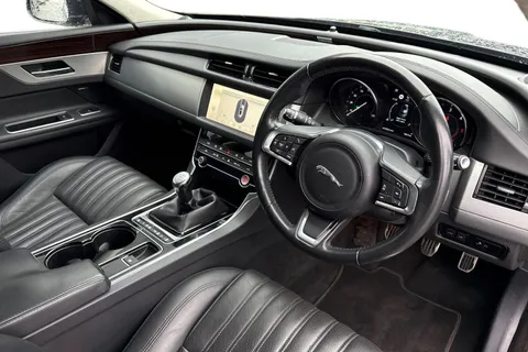 LD19WBY Jaguar XF 2.0d Portfolio Sportbrake Euro 6 (s/s) 5dr Thumbnail #9