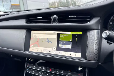 LD19WBY Jaguar XF 2.0d Portfolio Sportbrake Euro 6 (s/s) 5dr Thumbnail #13