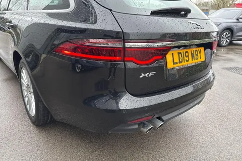 LD19WBY Jaguar XF 2.0d Portfolio Sportbrake Euro 6 (s/s) 5dr Thumbnail #17