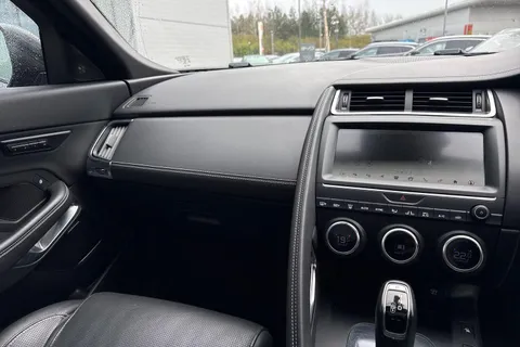 OW19GWM Jaguar E-Pace 2.0 D180 R-Dynamic HSE Auto AWD Euro 6 (s/s) 5dr Thumbnail #16