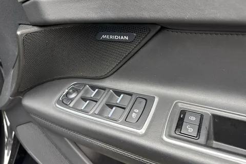 LD19WBY Jaguar XF 2.0d Portfolio Sportbrake Euro 6 (s/s) 5dr Thumbnail #19