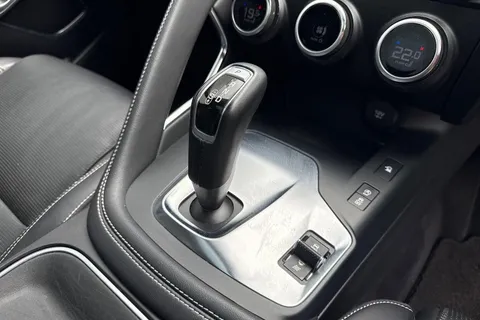 OW19GWM Jaguar E-Pace 2.0 D180 R-Dynamic HSE Auto AWD Euro 6 (s/s) 5dr Thumbnail #21