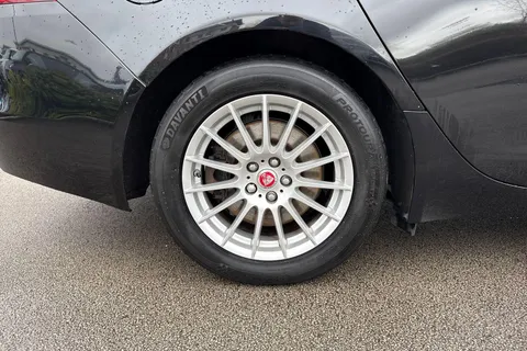 LD19WBY Jaguar XF 2.0d Portfolio Sportbrake Euro 6 (s/s) 5dr Thumbnail #24