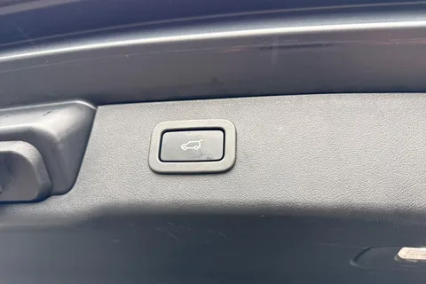 LD19WBY Jaguar XF 2.0d Portfolio Sportbrake Euro 6 (s/s) 5dr Thumbnail #30