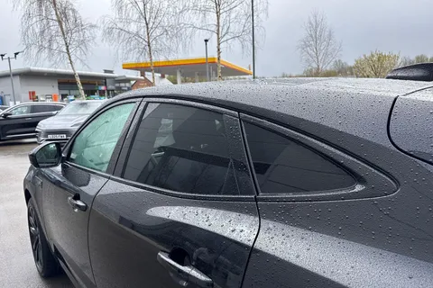 OW19GWM Jaguar E-Pace 2.0 D180 R-Dynamic HSE Auto AWD Euro 6 (s/s) 5dr Thumbnail #30