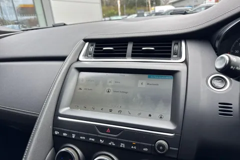 OW19GWM Jaguar E-Pace 2.0 D180 R-Dynamic HSE Auto AWD Euro 6 (s/s) 5dr Thumbnail #39