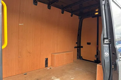 CX74ZXR Volkswagen Crafter 2.0 TDI 140PS Commerce High Roof Van Thumbnail #13