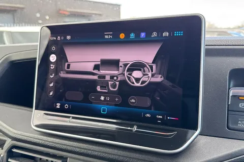 CX74ZXR Volkswagen Crafter 2.0 TDI 140PS Commerce High Roof Van Thumbnail #18