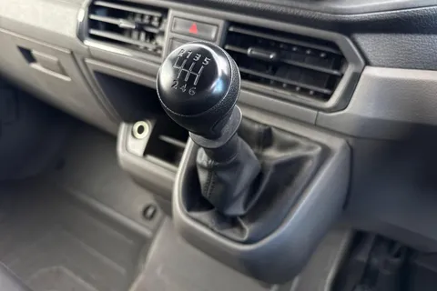 CX74ZXR Volkswagen Crafter 2.0 TDI 140PS Commerce High Roof Van Thumbnail #19