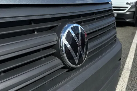 CX74ZXR Volkswagen Crafter 2.0 TDI 140PS Commerce High Roof Van Thumbnail #28