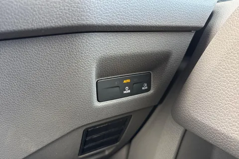 CX74ZXR Volkswagen Crafter 2.0 TDI 140PS Commerce High Roof Van Thumbnail #38