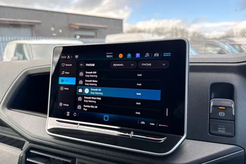 CX74ZXR Volkswagen Crafter 2.0 TDI 140PS Commerce High Roof Van Thumbnail #43