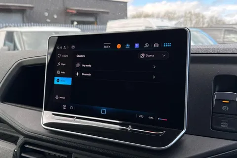 CX74ZXR Volkswagen Crafter 2.0 TDI 140PS Commerce High Roof Van Thumbnail #44