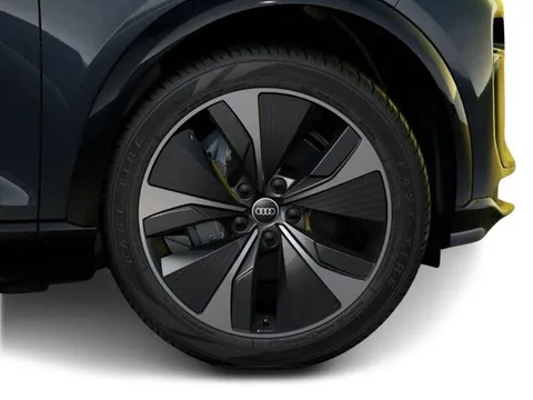  Audi Q6 E-Tron 100kWh Black Edition Auto quattro 5dr Thumbnail #8