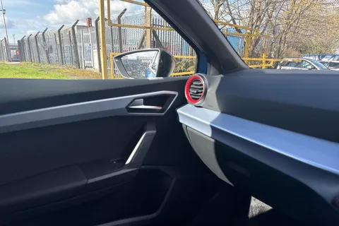 32 of 41 for SEAT Ibiza 1.0 TSI FR Euro 6 (s/s) 5dr