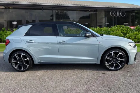Audi A1 1.0 TFSI 30 Black Edition Sportback Euro 6 (s/s) 5dr Thumbnail #4