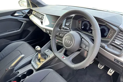 Audi A1 1.0 TFSI 30 Black Edition Sportback Euro 6 (s/s) 5dr Thumbnail #14