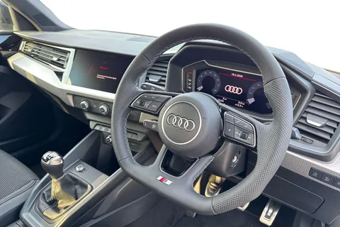 Audi A1 1.0 TFSI 30 Black Edition Sportback Euro 6 (s/s) 5dr Thumbnail #18