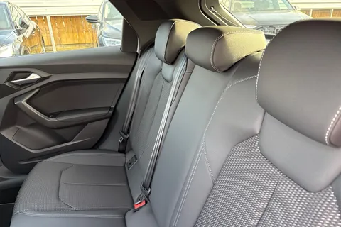 Audi A1 1.0 TFSI 30 Black Edition Sportback Euro 6 (s/s) 5dr Thumbnail #19