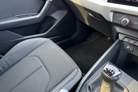 Audi A1 1.0 TFSI 30 Black Edition Sportback Euro 6 (s/s) 5dr Thumbnail #20