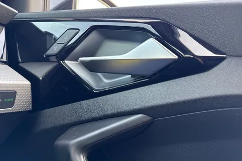 Audi A1 1.0 TFSI 30 Black Edition Sportback Euro 6 (s/s) 5dr Thumbnail #21