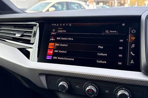 Audi A1 1.0 TFSI 30 Black Edition Sportback Euro 6 (s/s) 5dr Thumbnail #32