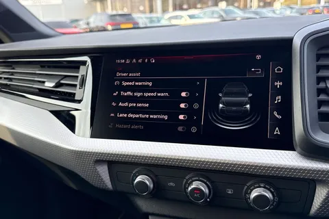 Audi A1 1.0 TFSI 30 Black Edition Sportback Euro 6 (s/s) 5dr Thumbnail #41