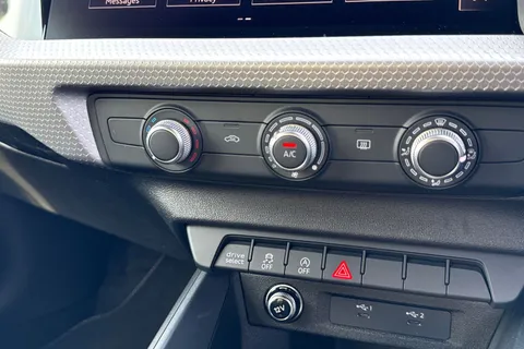 Audi A1 1.0 TFSI 30 Black Edition Sportback Euro 6 (s/s) 5dr Thumbnail #45