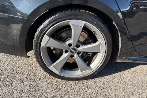 10 of 52 for Audi A4 Avant Avant Black Edition 2.0 TFSI quattro 252 PS S tronic