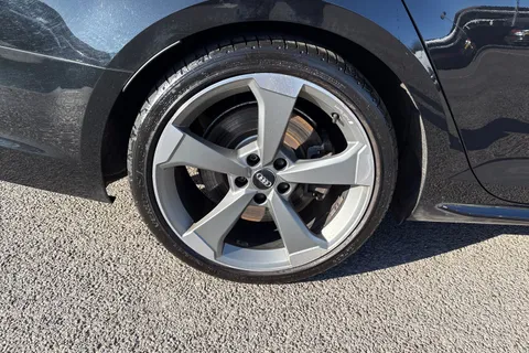 11 of 52 for Audi A4 Avant Avant Black Edition 2.0 TFSI quattro 252 PS S tronic