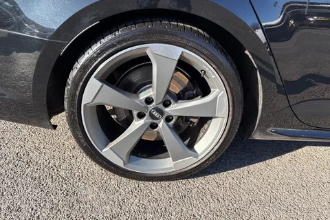 12 of 52 for Audi A4 Avant Avant Black Edition 2.0 TFSI quattro 252 PS S tronic