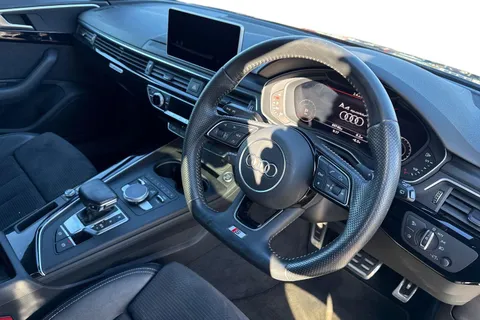 14 of 52 for Audi A4 Avant Avant Black Edition 2.0 TFSI quattro 252 PS S tronic