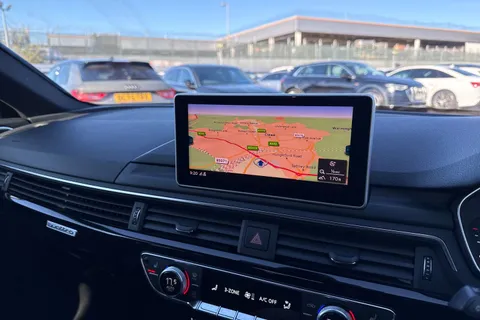 17 of 52 for Audi A4 Avant Avant Black Edition 2.0 TFSI quattro 252 PS S tronic