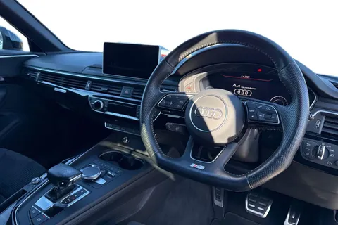 18 of 52 for Audi A4 Avant Avant Black Edition 2.0 TFSI quattro 252 PS S tronic