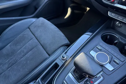 20 of 52 for Audi A4 Avant Avant Black Edition 2.0 TFSI quattro 252 PS S tronic