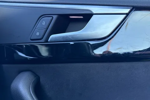 21 of 52 for Audi A4 Avant Avant Black Edition 2.0 TFSI quattro 252 PS S tronic