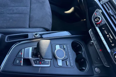 23 of 52 for Audi A4 Avant Avant Black Edition 2.0 TFSI quattro 252 PS S tronic